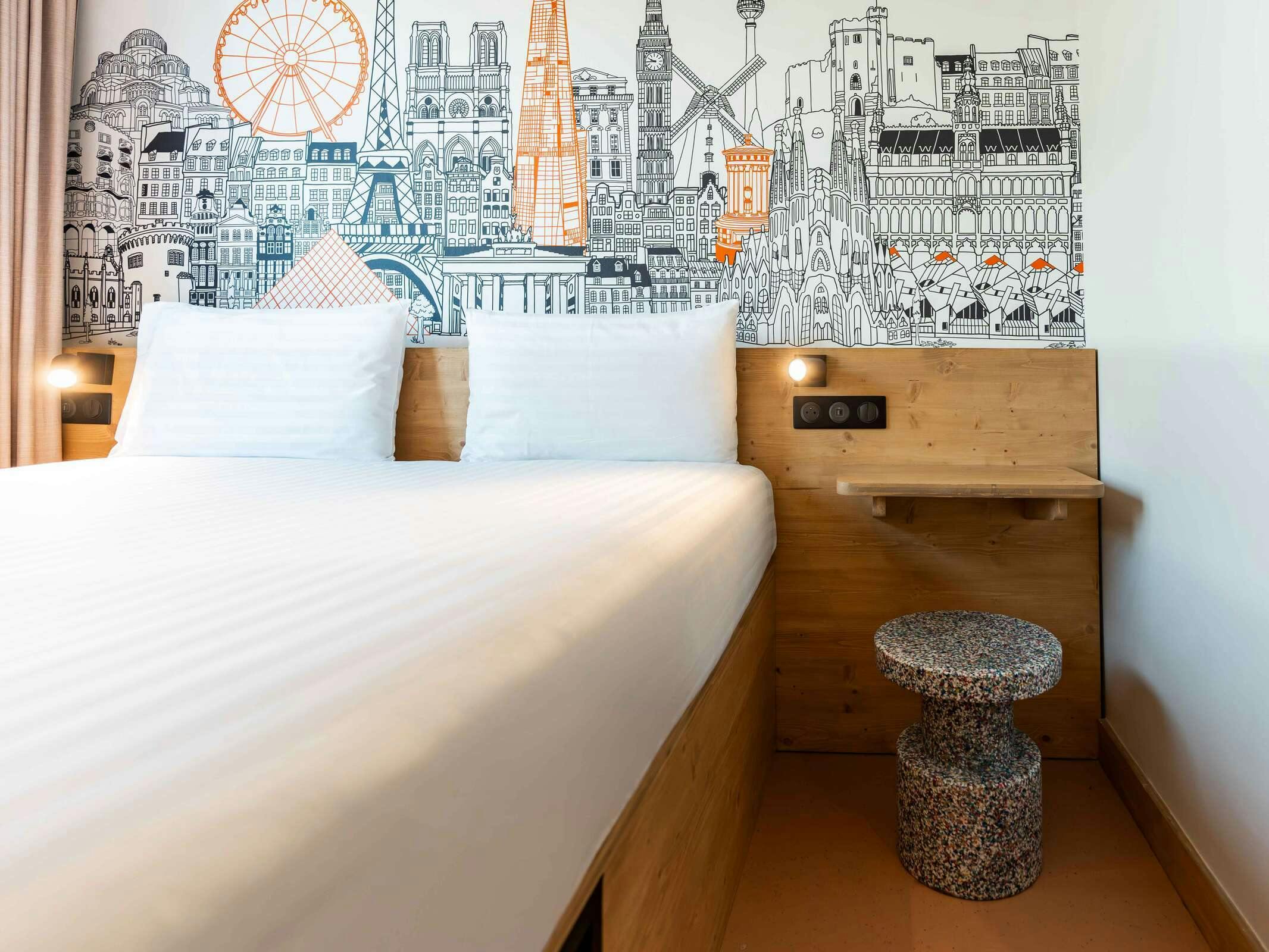 Hotel easyHotel Barcelona La Sagrera photo 4