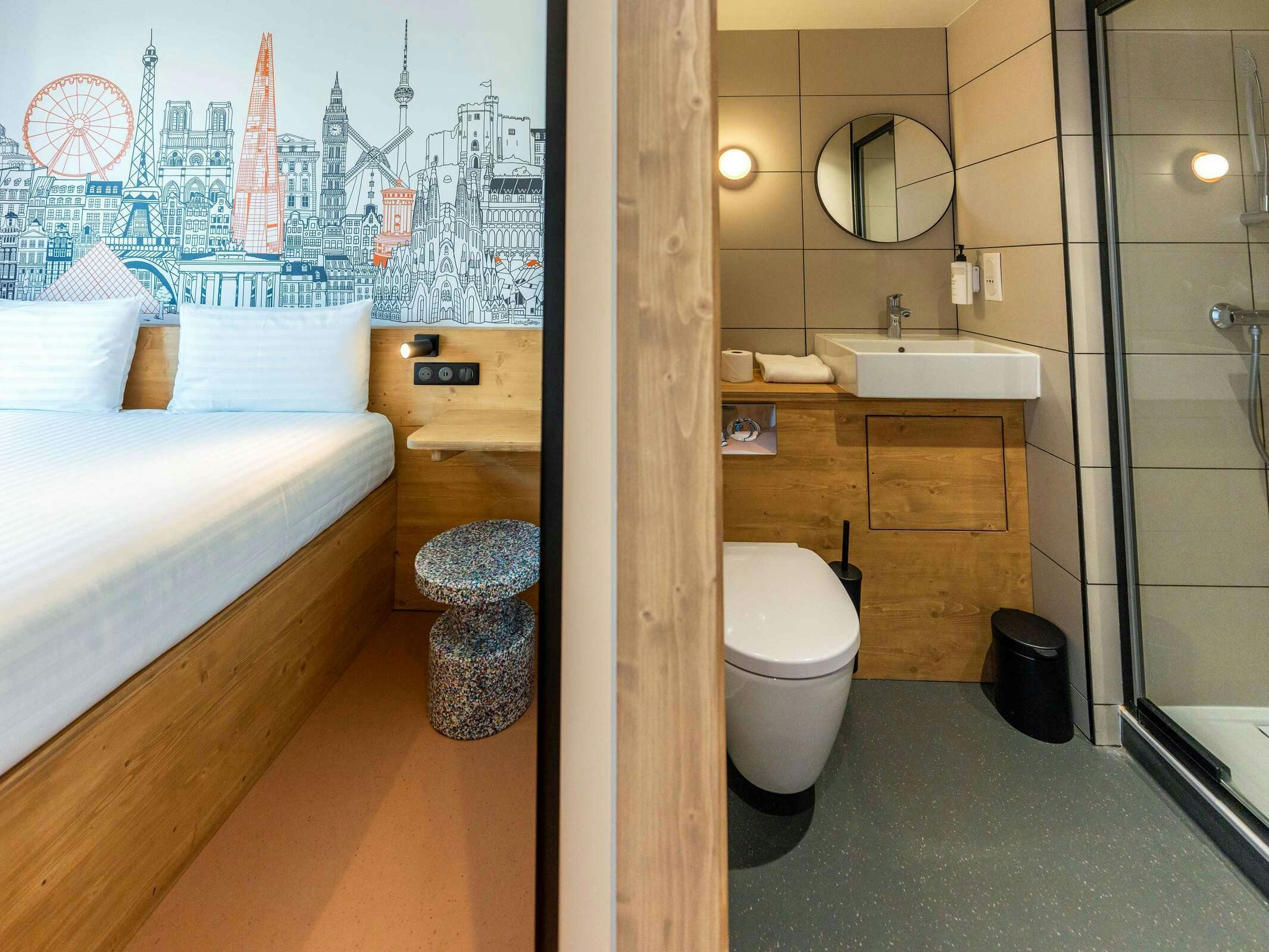 Hotel easyHotel Barcelona La Sagrera photo 1