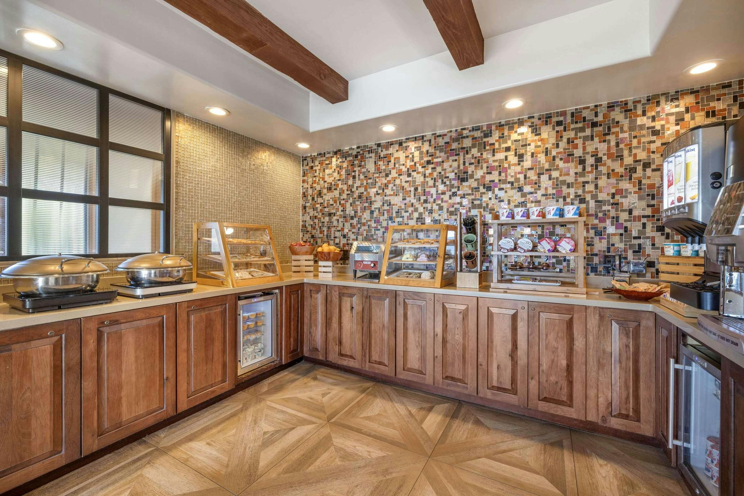 Hotel Best Western Plus Beach View Lodge photo 5