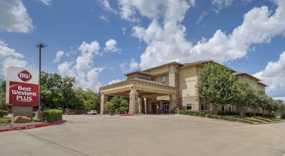 Best Western Plus Goliad Inn & Suites