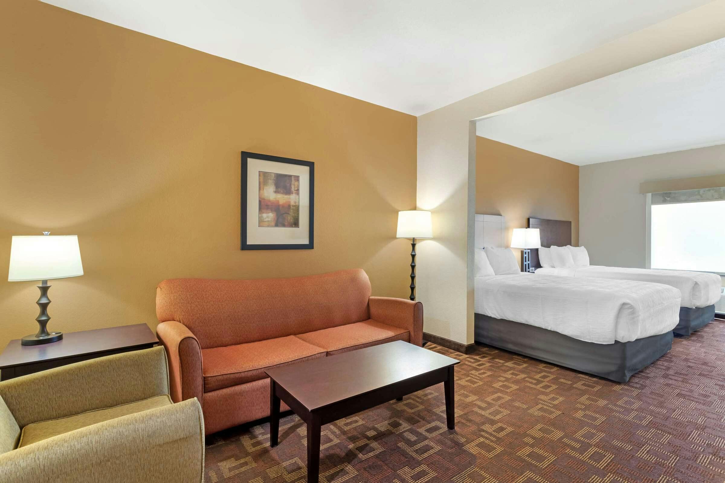 Hotel Best Western Plus Goliad Inn & Suites photo 2