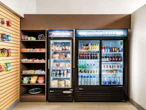 Hotel Holiday Inn Express & Suites Charlotte Arpt-Belmont by IHG photo 3