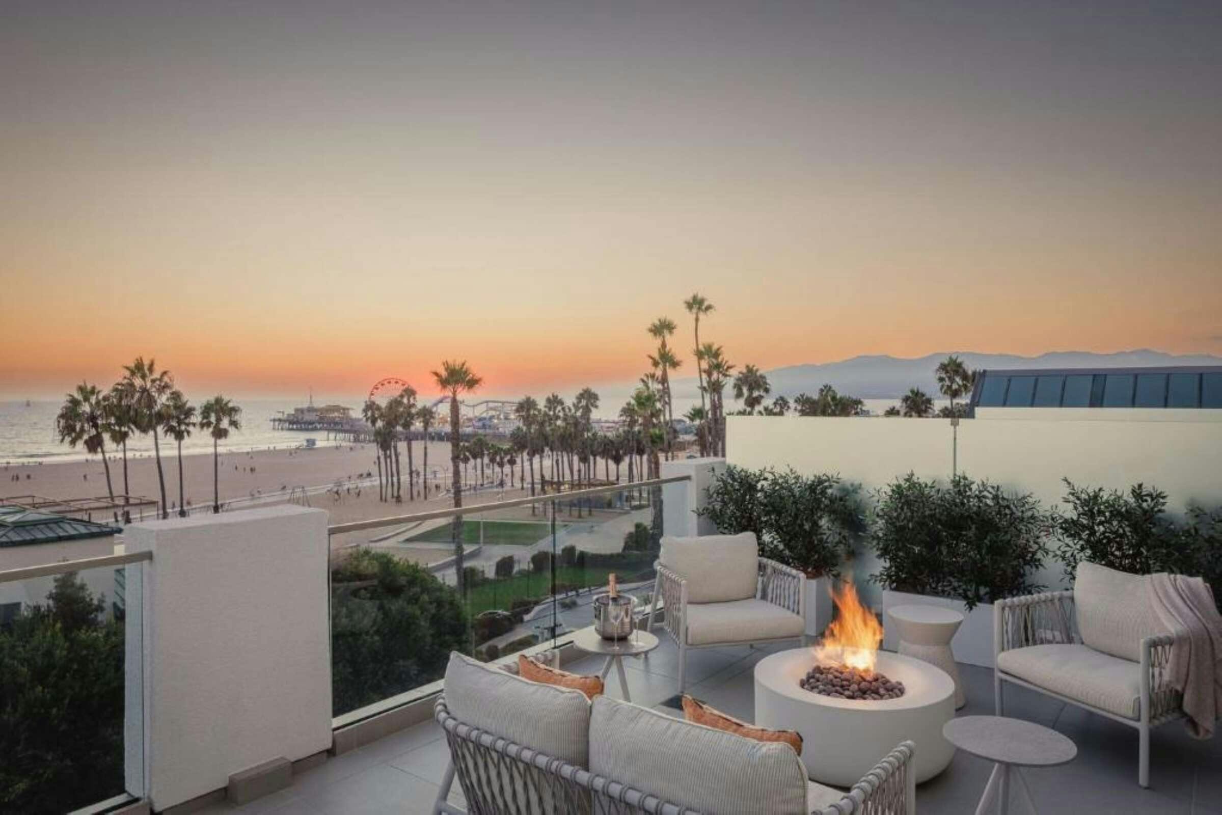 Hotel Regent Santa Monica Beach photo 2