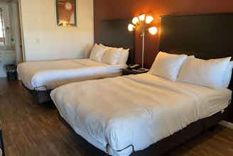 Hotel Baymont Petoskey photo 2