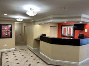Hotel HomeTowne Studios Southfield photo 1