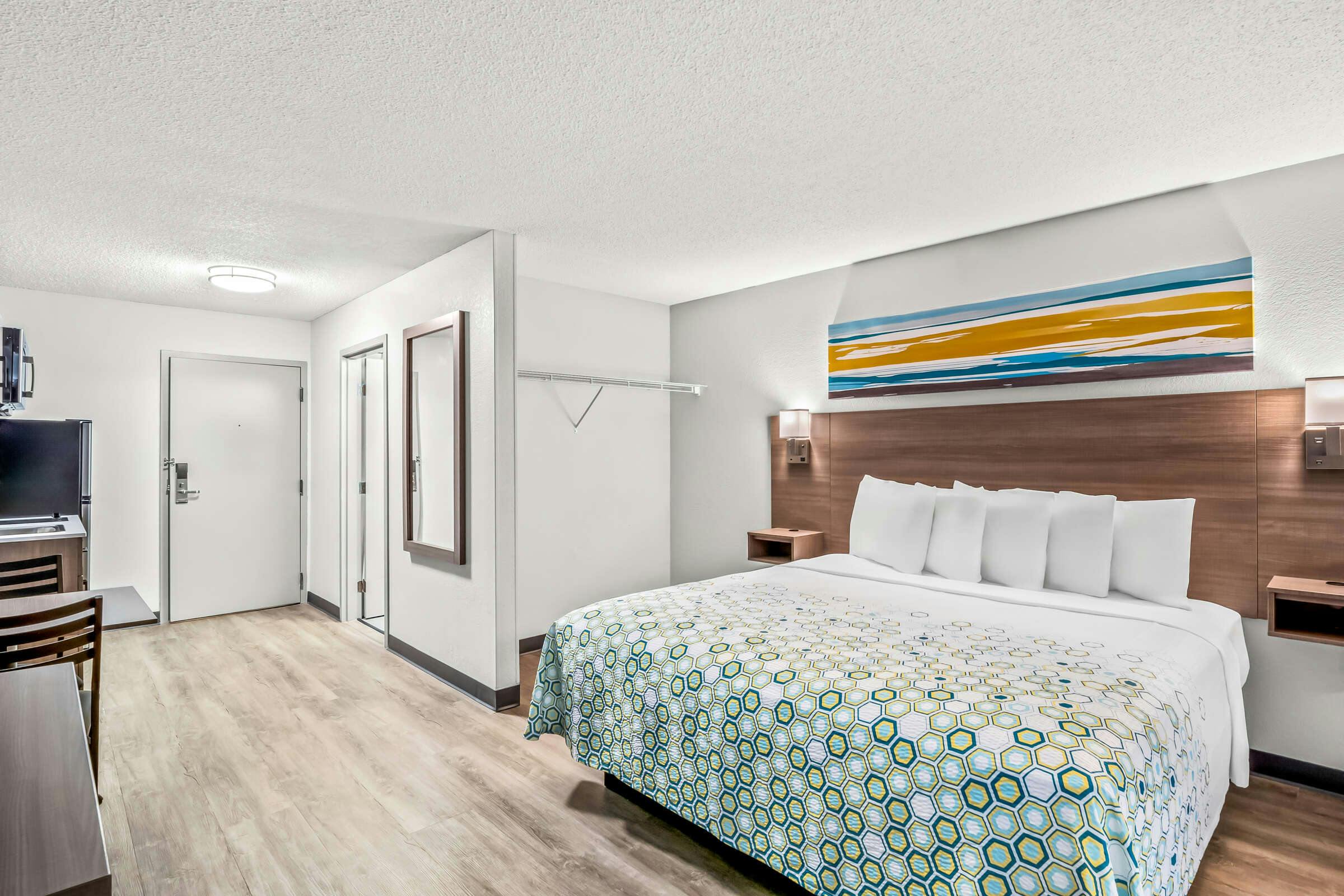 Hotel HomeTowne Studios Southfield photo 2