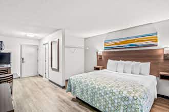 Hotel HomeTowne Studios Southfield photo 2
