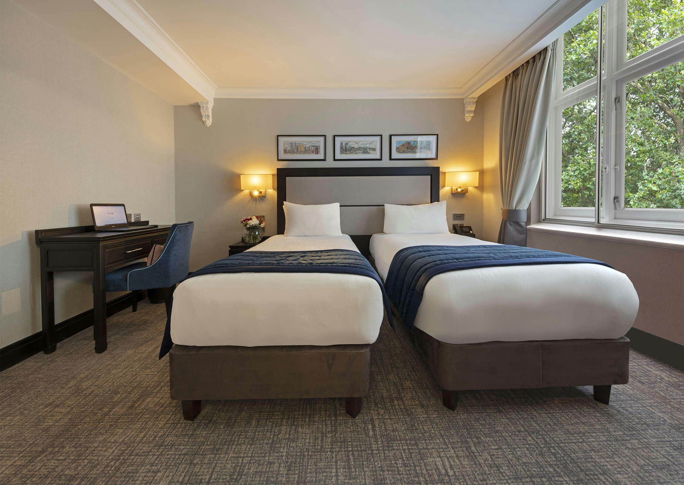 Hotel The Wellington By Blue Orchid photo 1