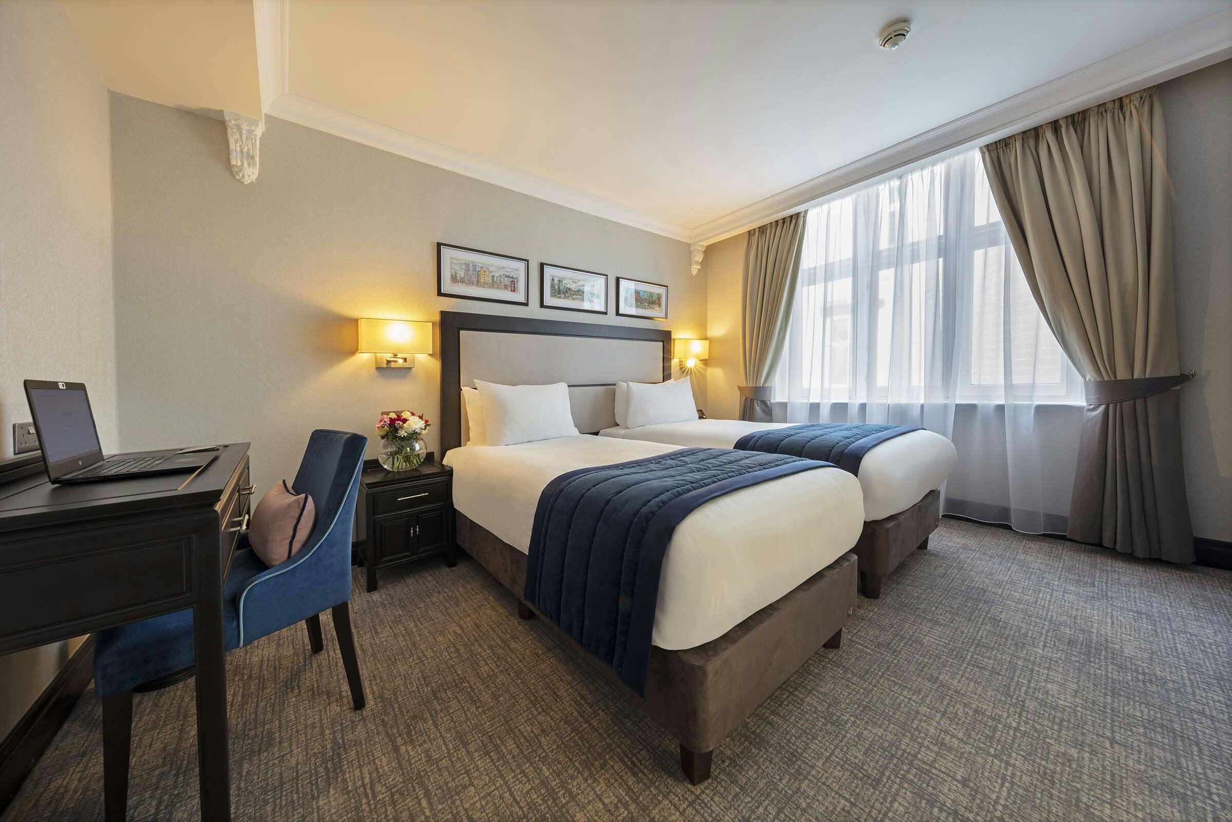 Hotel The Wellington By Blue Orchid photo 4