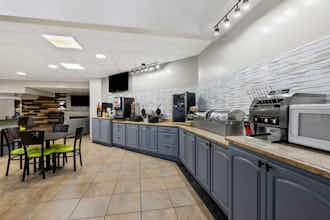 Hotel Sure Stay Plus Hotel By Best Western Lubbock Medical Center photo 4