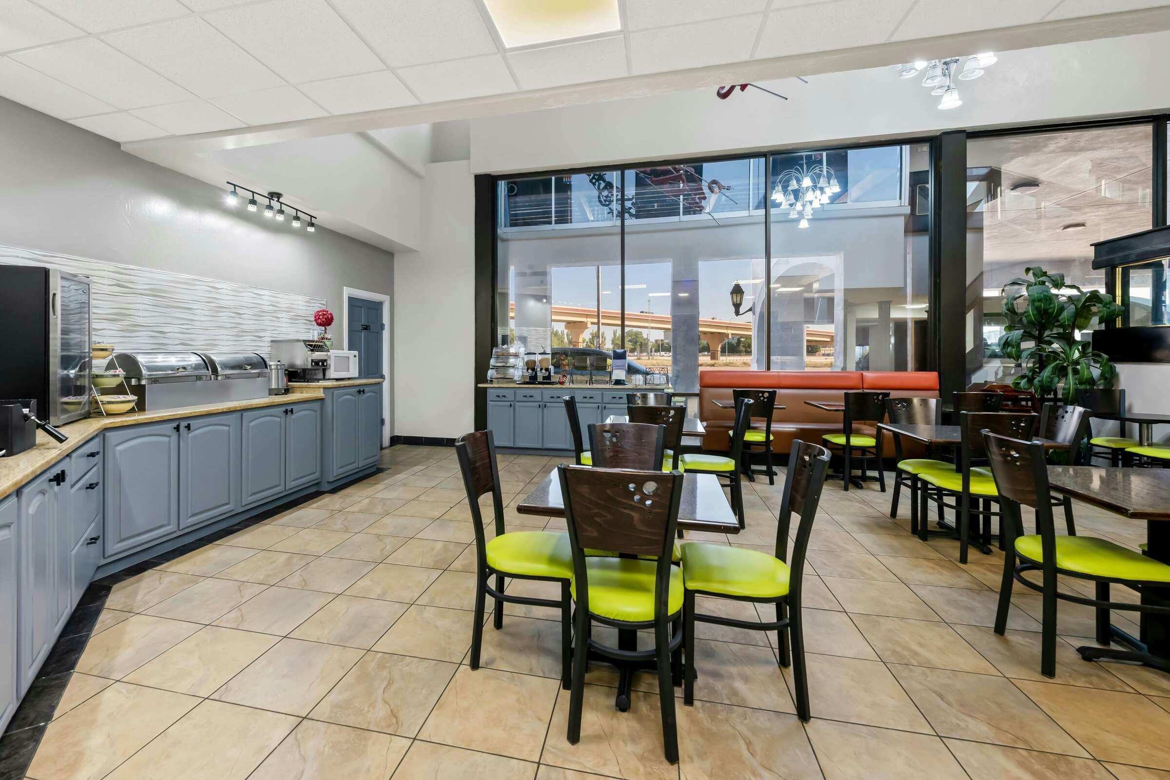 Hotel Sure Stay Plus Hotel By Best Western Lubbock Medical Center photo 5