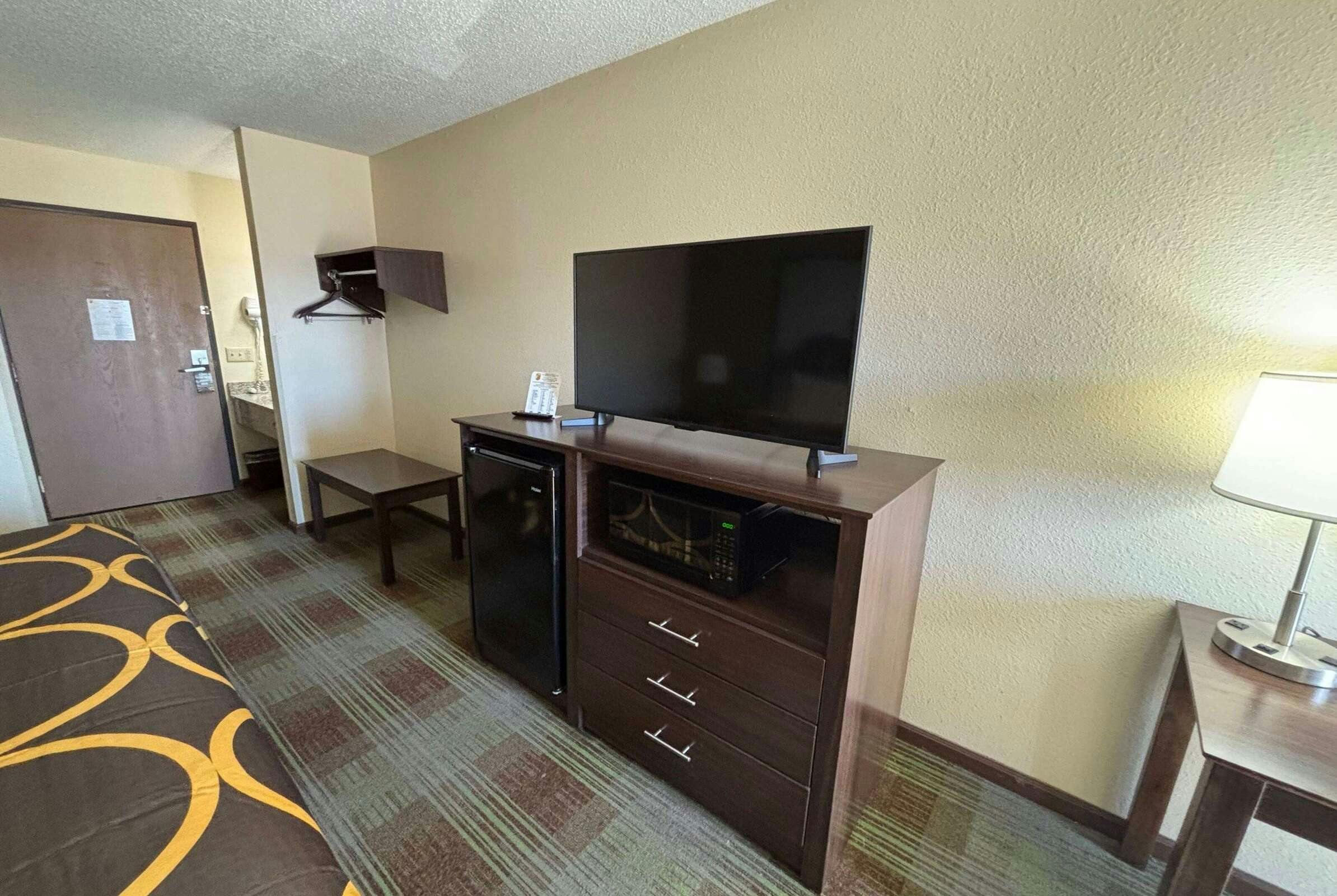 Hotel Super 8 by Wyndham Lincoln IL photo 2