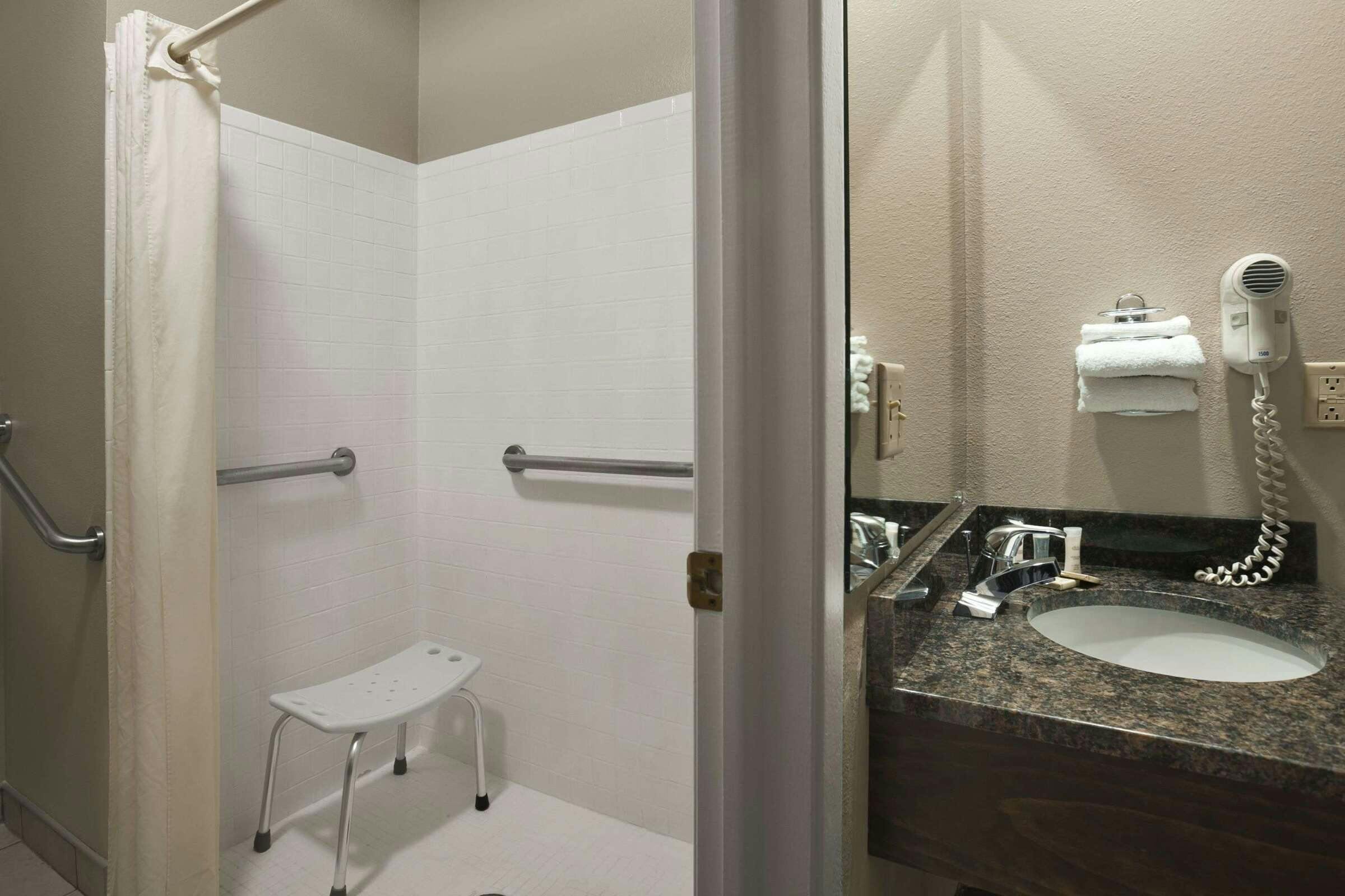 Hotel Super 8 Pocatello photo 5