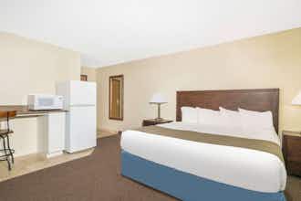 Hotel Days Inn & Suites by Wyndham Baxter Brainerd Area photo 3