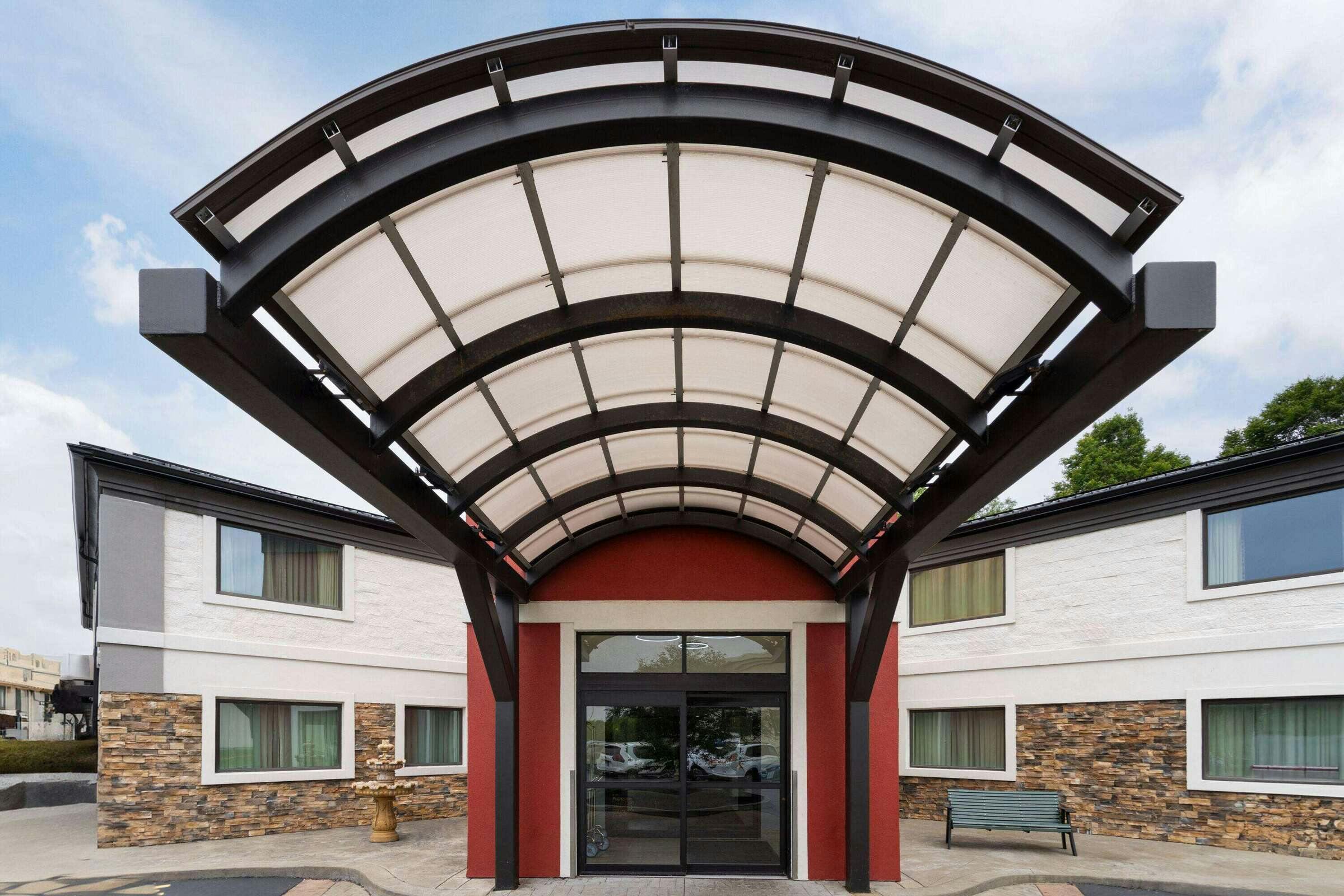 Hotel La Quinta Inn Buffalo AP photo 1