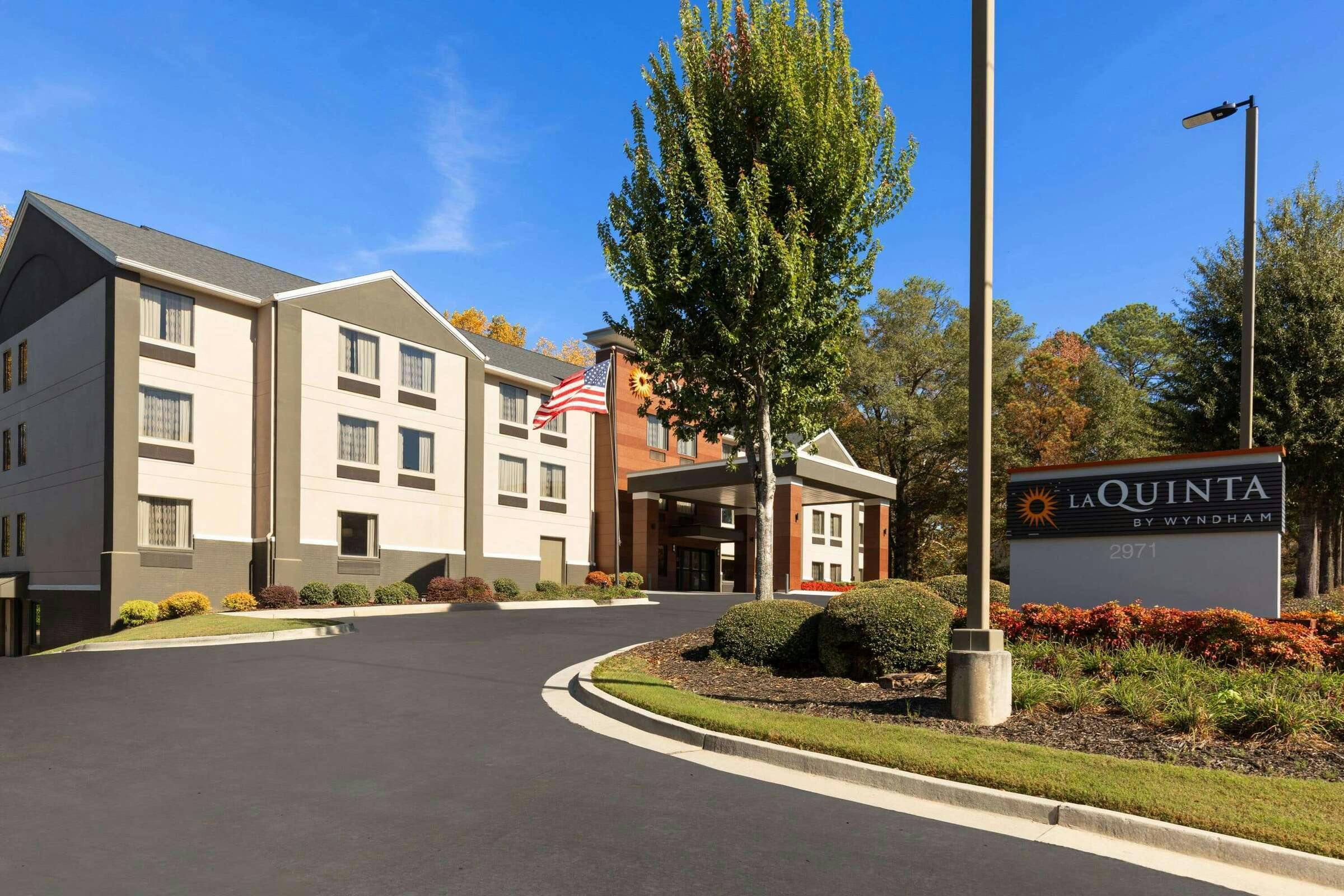 Hotel La Quinta Inn & Suites by Wyndham Snellville-Stone Mountain photo 2