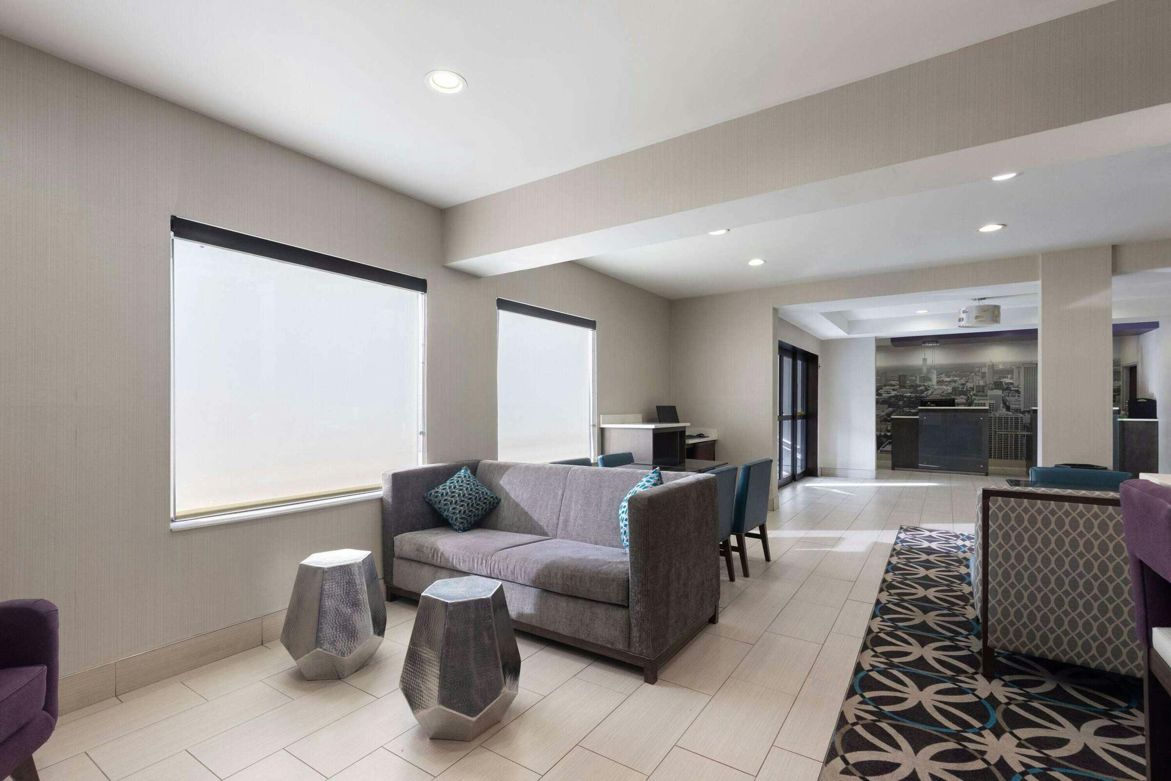 Hotel La Quinta Inn & Suites by Wyndham Snellville-Stone Mountain photo 4