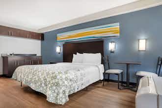 Hotel HomeTowne Studios by Red Roof Montgomery - Midtown photo 2