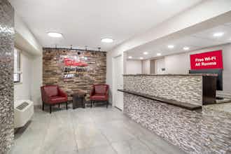 Hotel HomeTowne Studios Greenville photo 2
