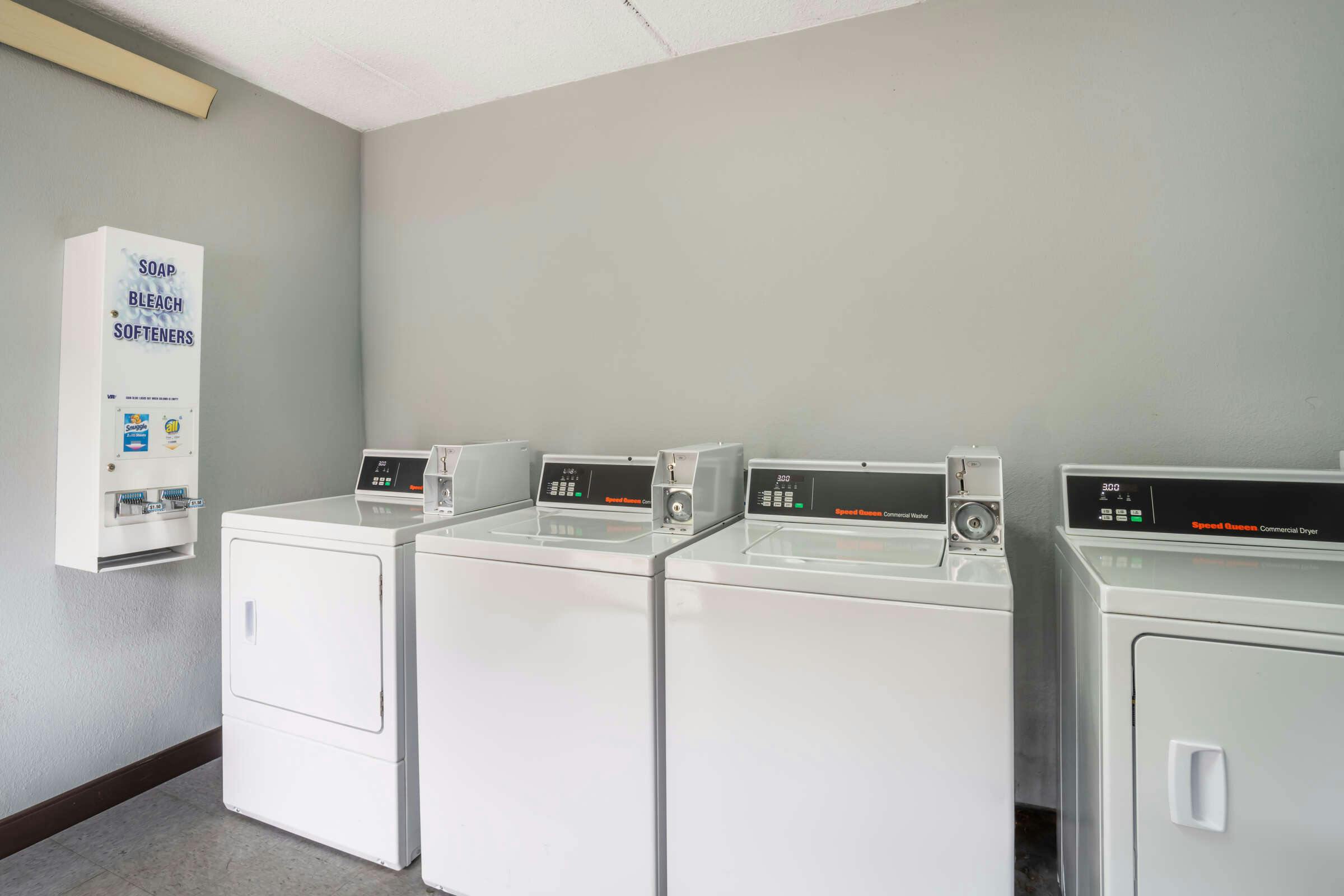 Hotel HomeTowne Studios Greenville photo 4