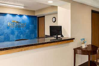 Hotel Baymont Cedar Rapids photo 5