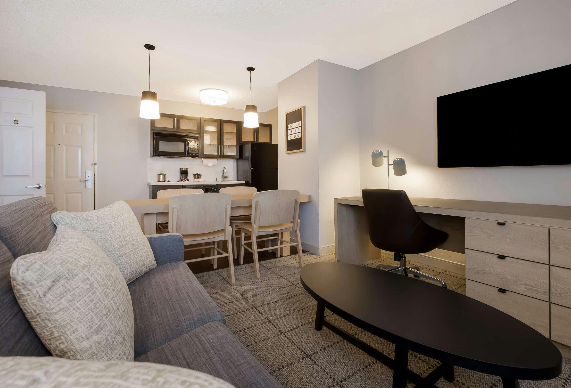 Hotel Sonesta Simply Suites Baltimore BWI Airport photo 4