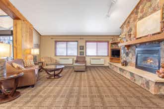 Hotel AmericInn by Wyndham Calumet photo 3