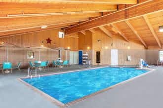 Hotel AmericInn by Wyndham Calumet photo 5