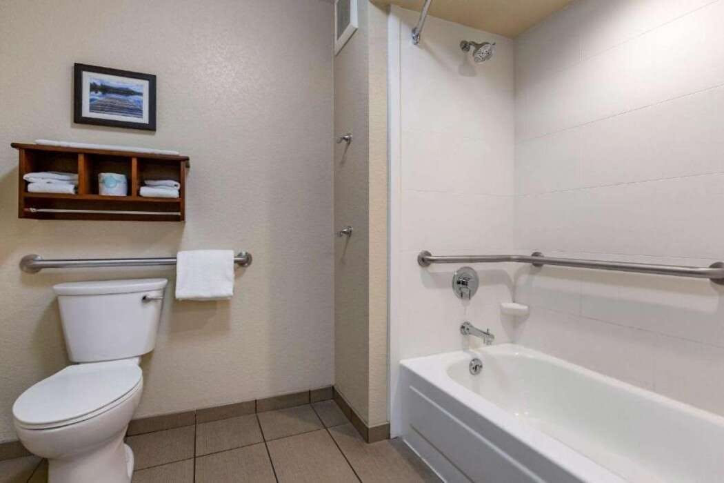 Hotel Comfort Inn & Suites Coeur d'Alene, ID photo 4
