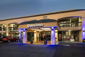 Hotel Days Inn & Suites by Wyndham Artesia photo 1