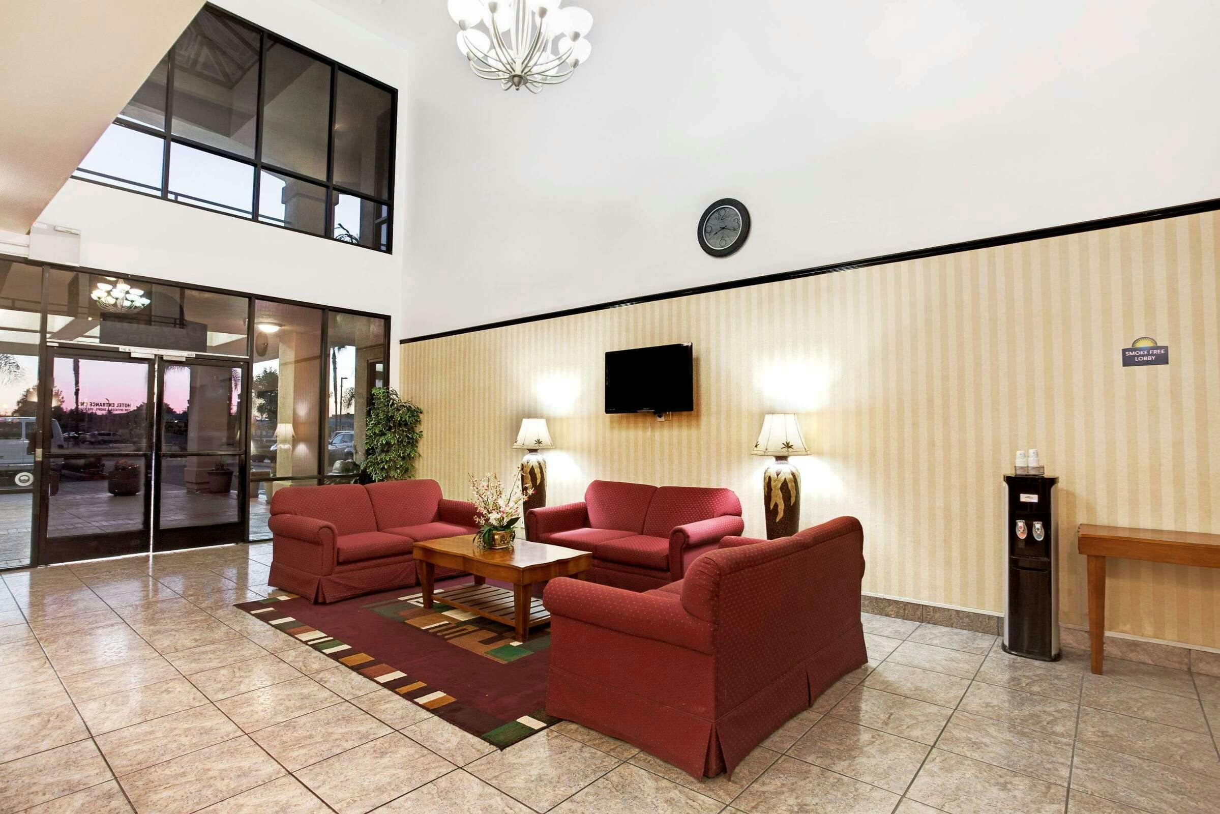 Hotel Days Inn & Suites by Wyndham Artesia photo 3