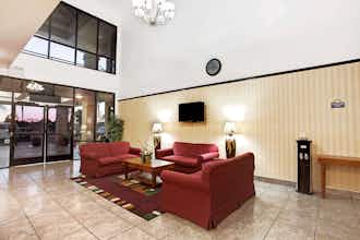 Hotel Days Inn & Suites by Wyndham Artesia photo 3