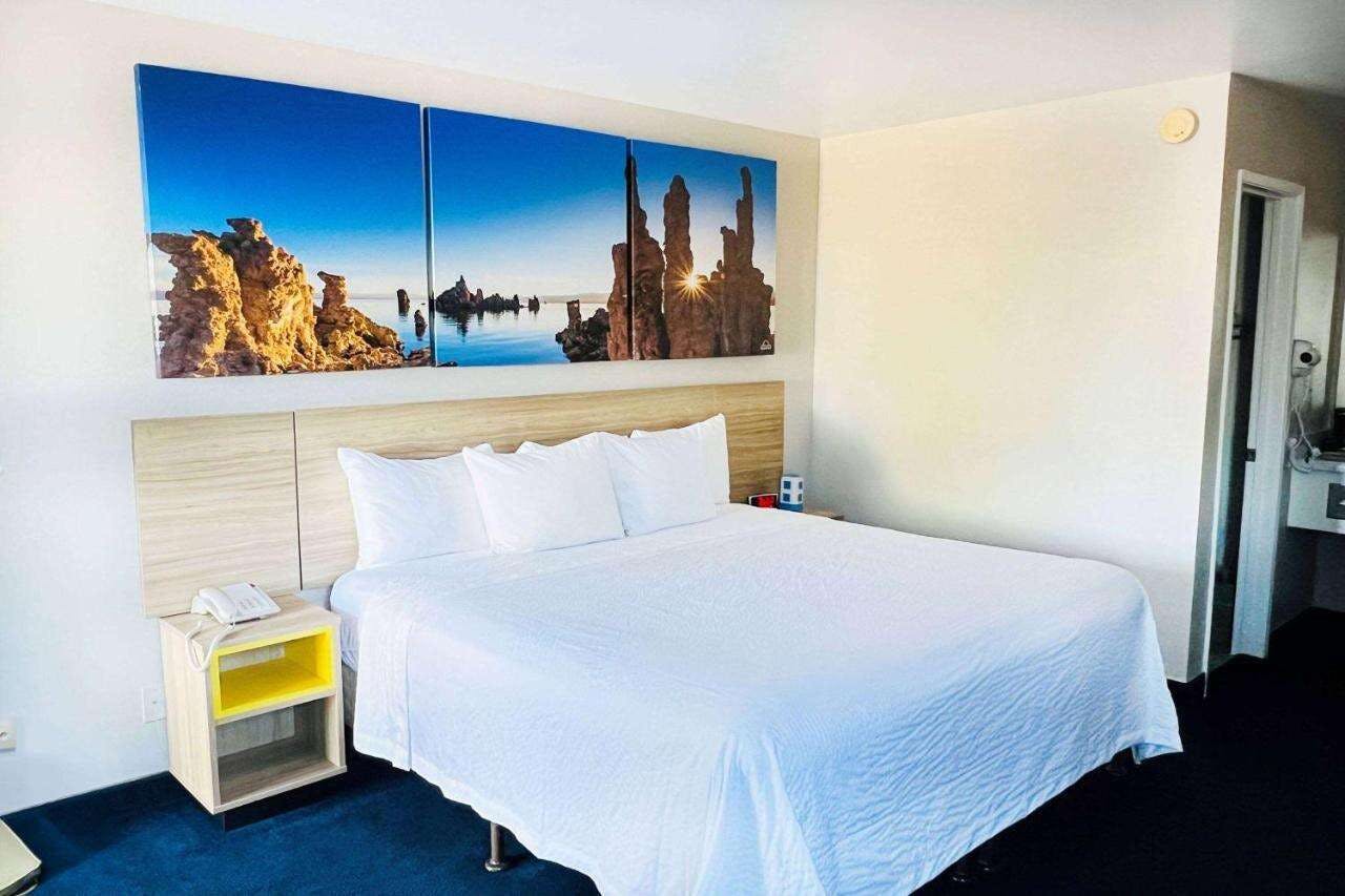 Hotel Days Inn by Wyndham Ridgecrest near China Lake Naval Station photo 3