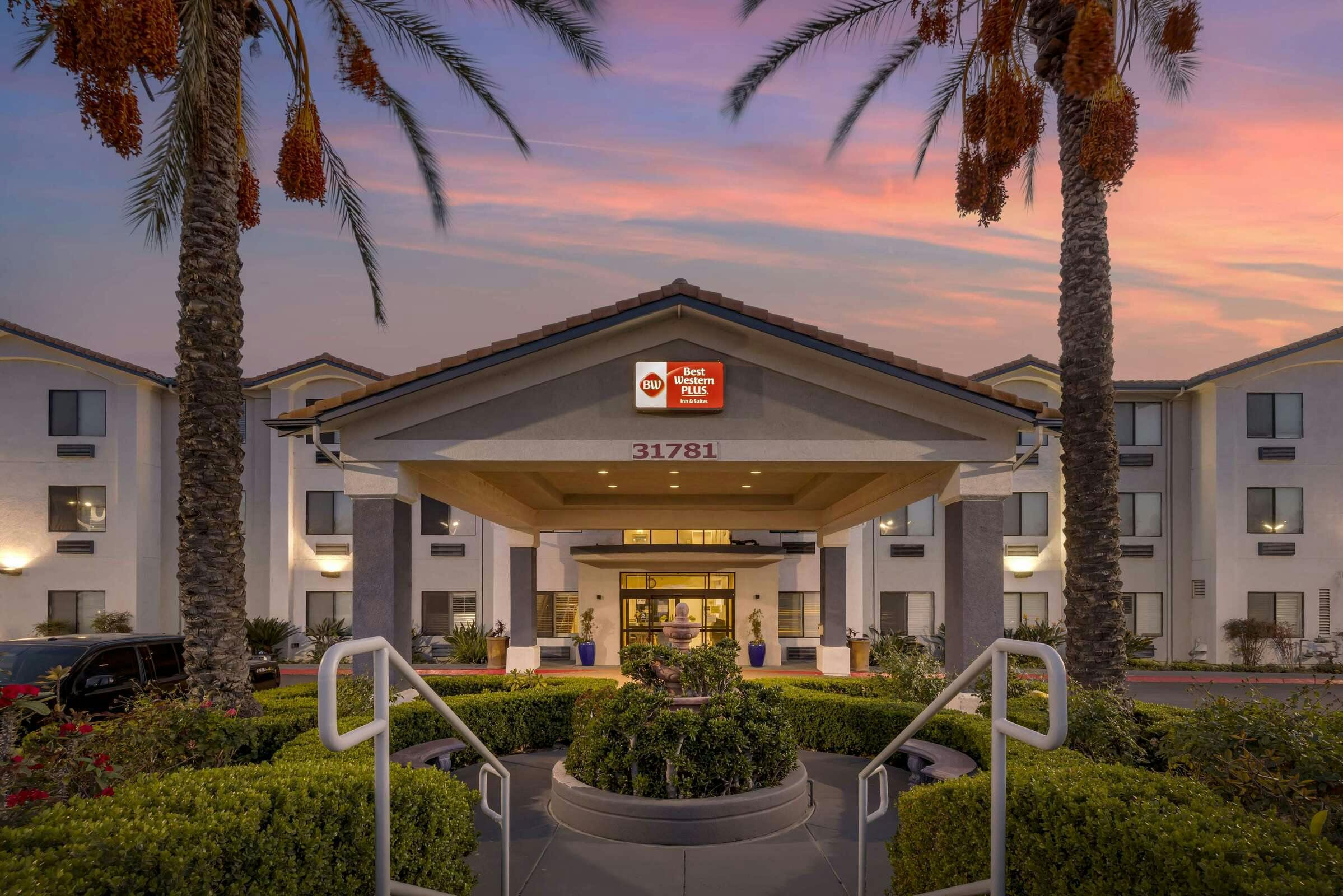 Best Western Plus Lake Elsinore Inn & Suites