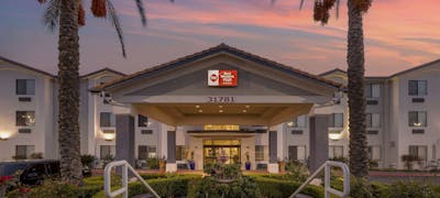 Best Western Plus Lake Elsinore Inn & Suites