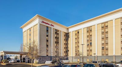 Hampton Inn Boston - Logan Airport