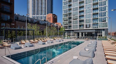Level Chicago - River North