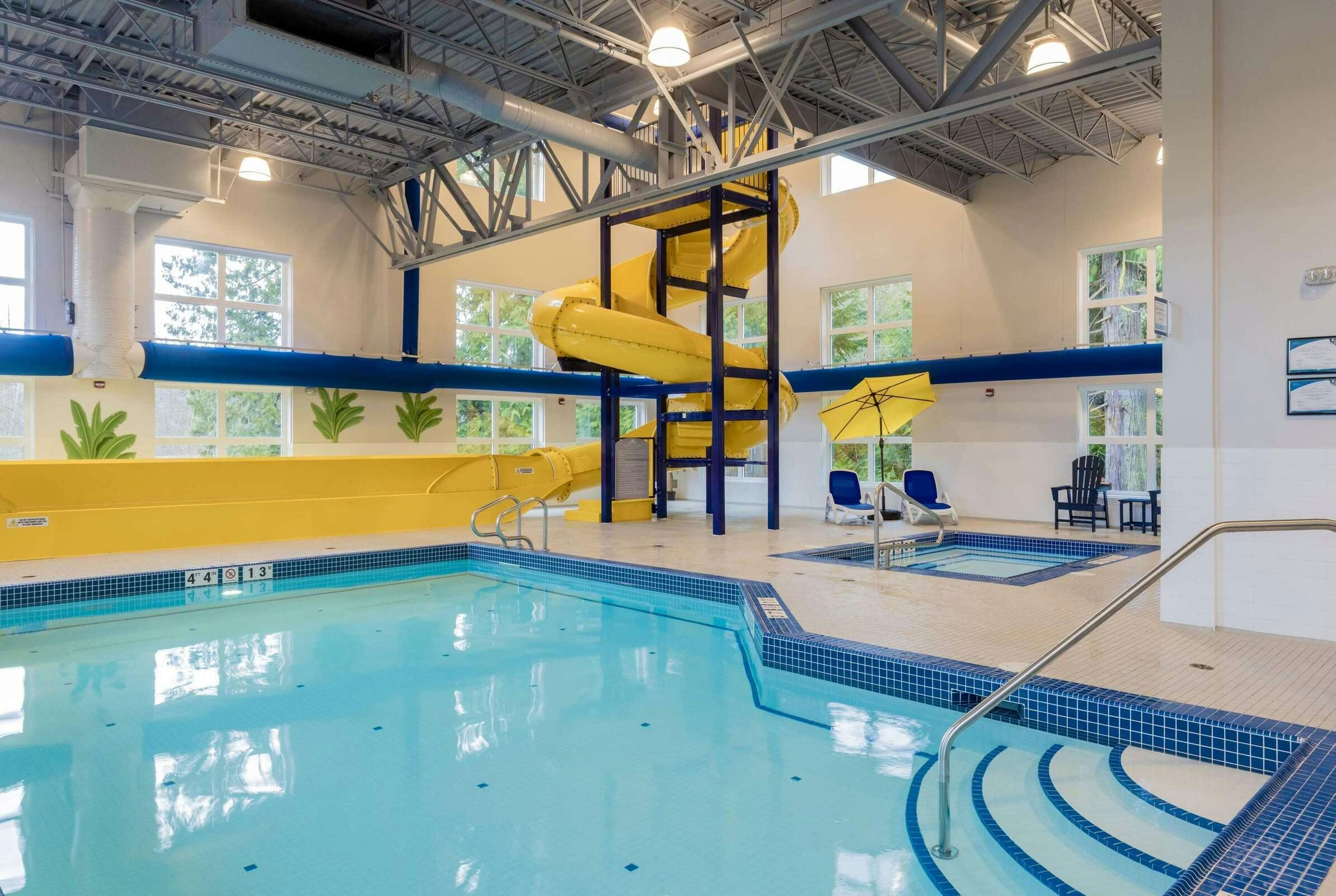 Hotel Microtel Inn & Suites by Wyndham Ladysmith Oyster Bay photo 1