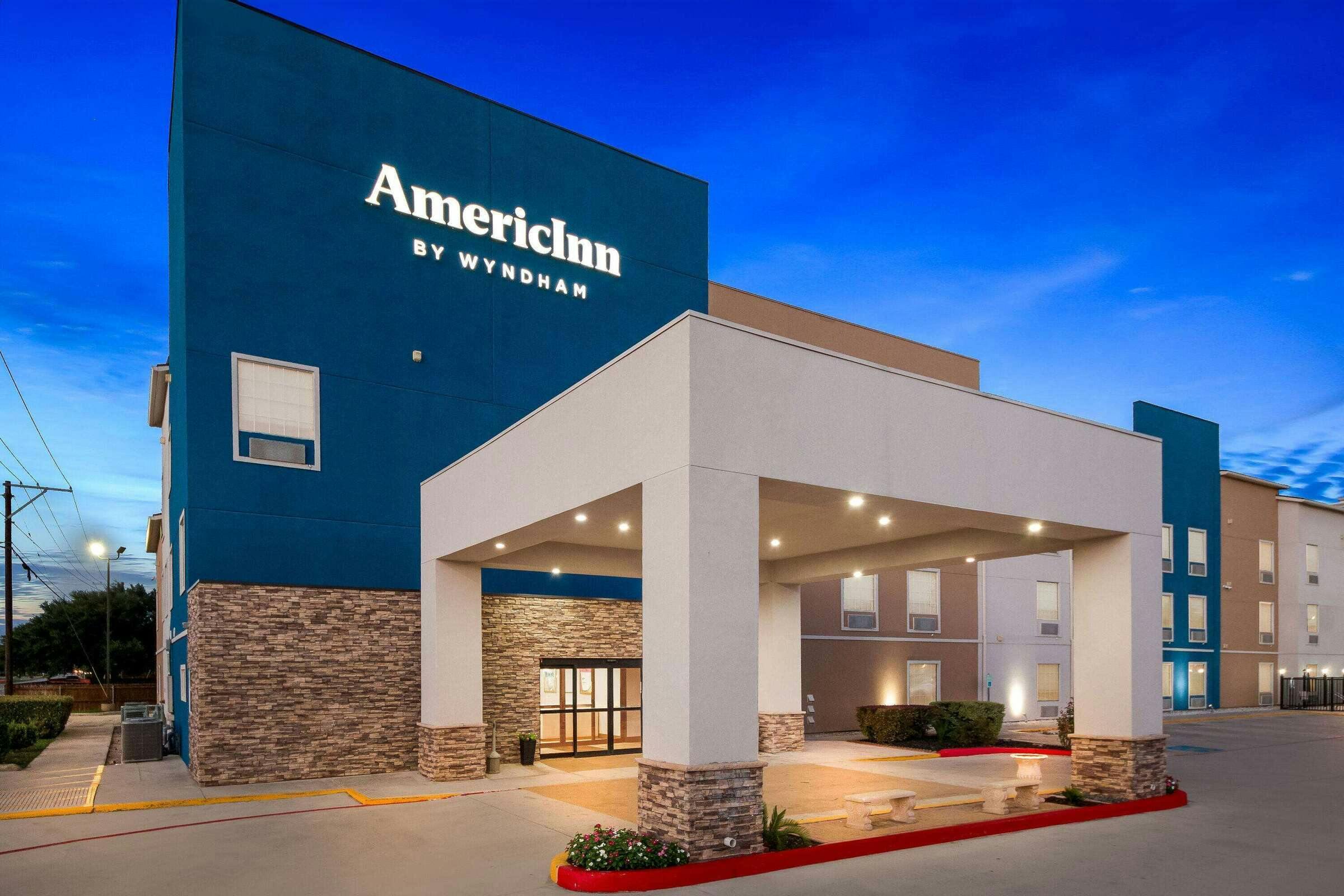 Hotel AmericInn by Wyndham New Braunfels photo 1