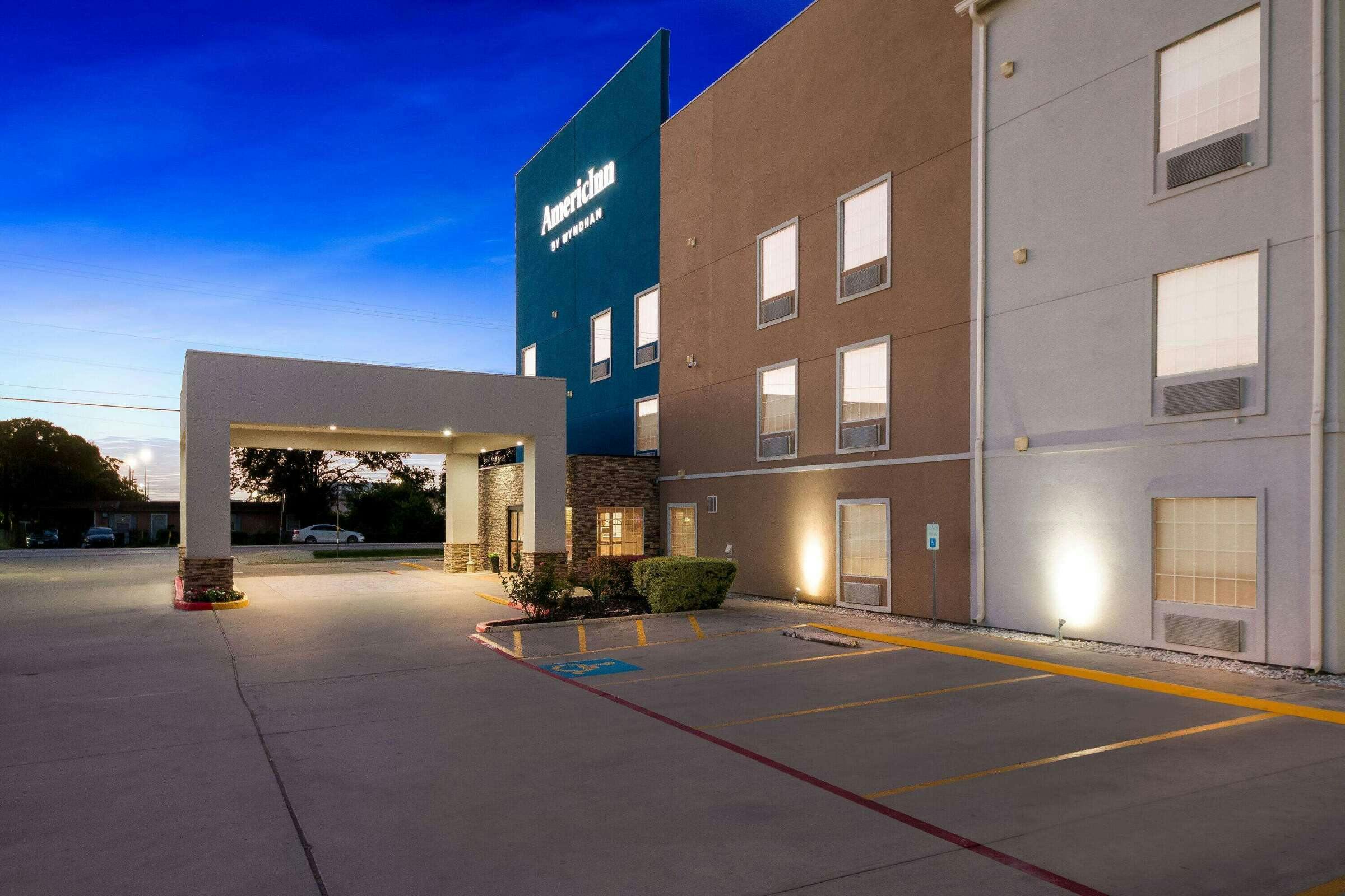 Hotel AmericInn by Wyndham New Braunfels photo 3