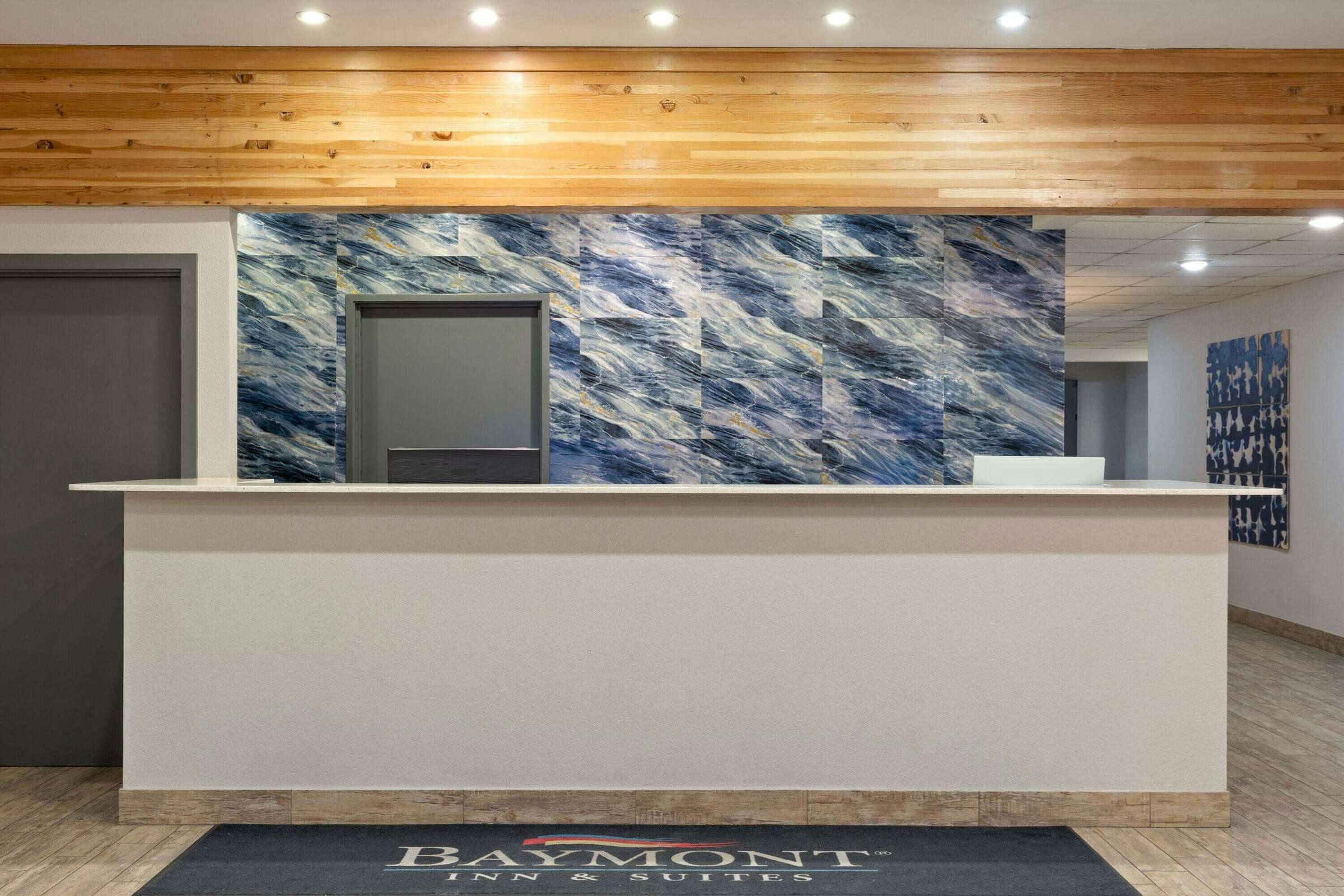 Hotel Baymont by Wyndham Moses Lake photo 1