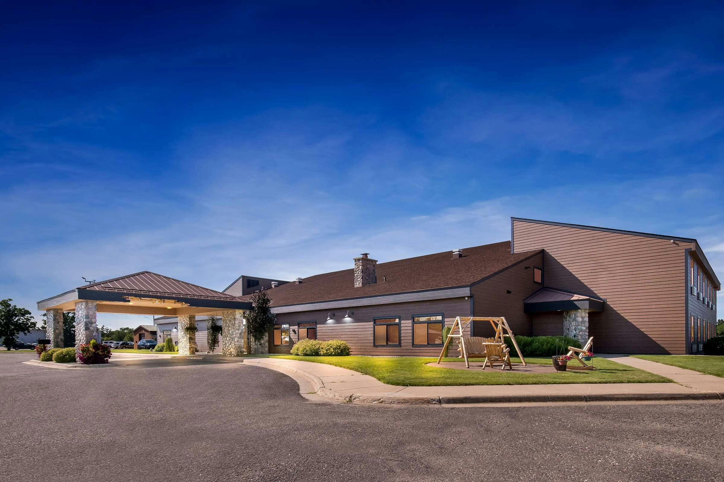 Heartland Inn & Suites, Sure Stay Collection By Best Western