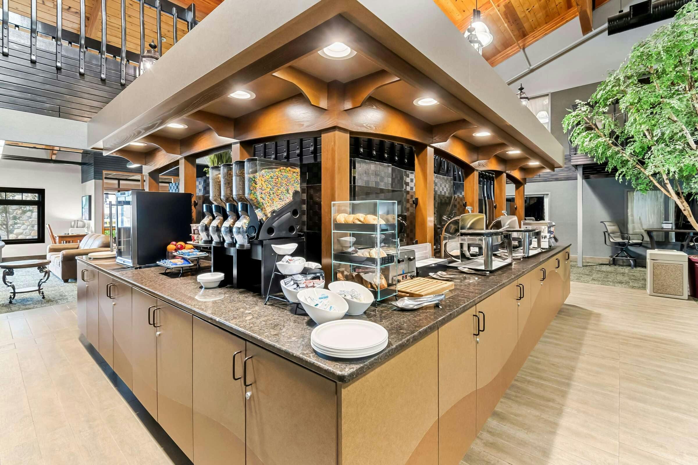 Hotel Heartland Inn & Suites, Sure Stay Collection By Best Western photo 4