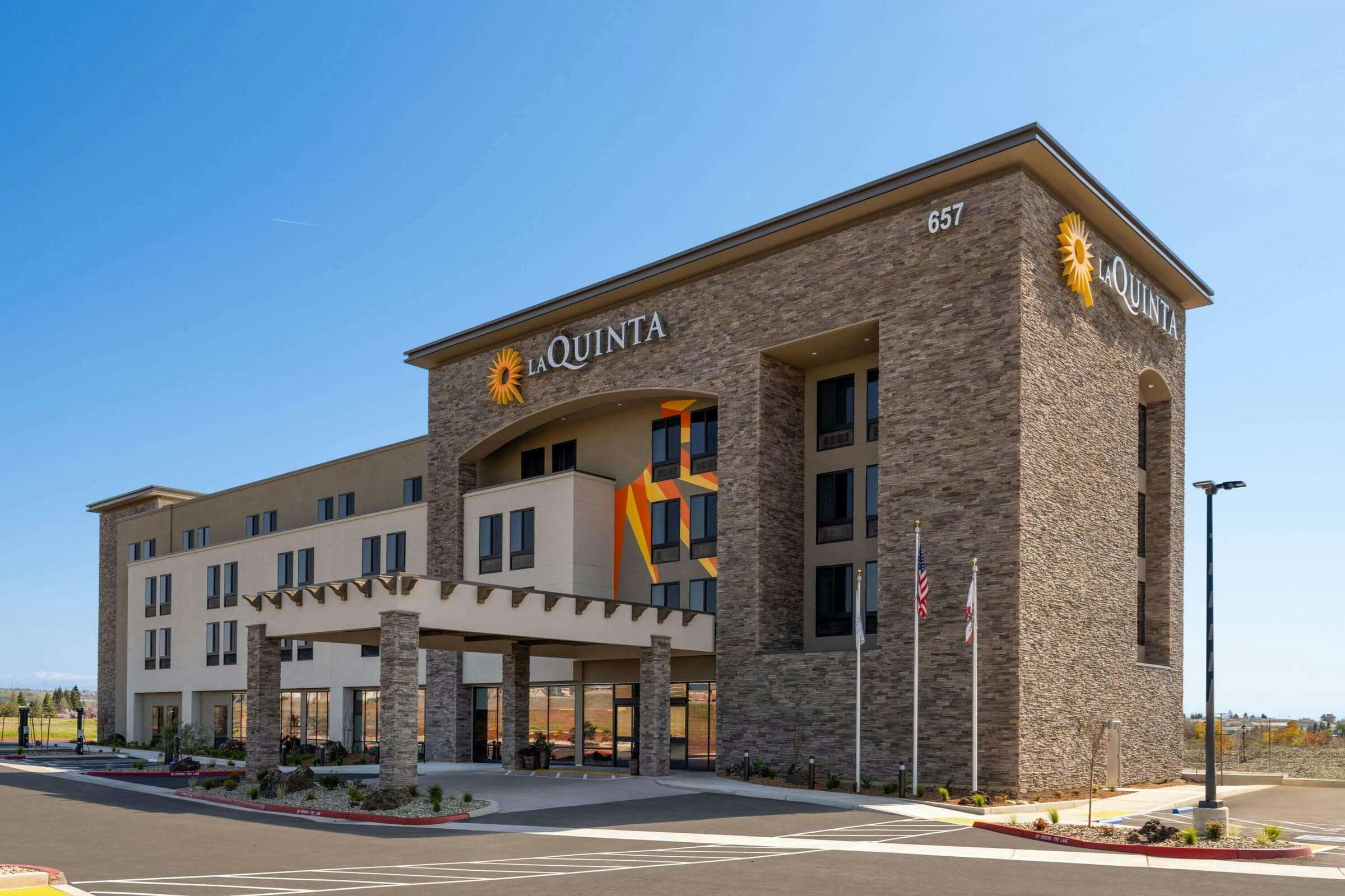 Hotel La Quinta Inn and Suites by Wyndham Lincoln photo 1