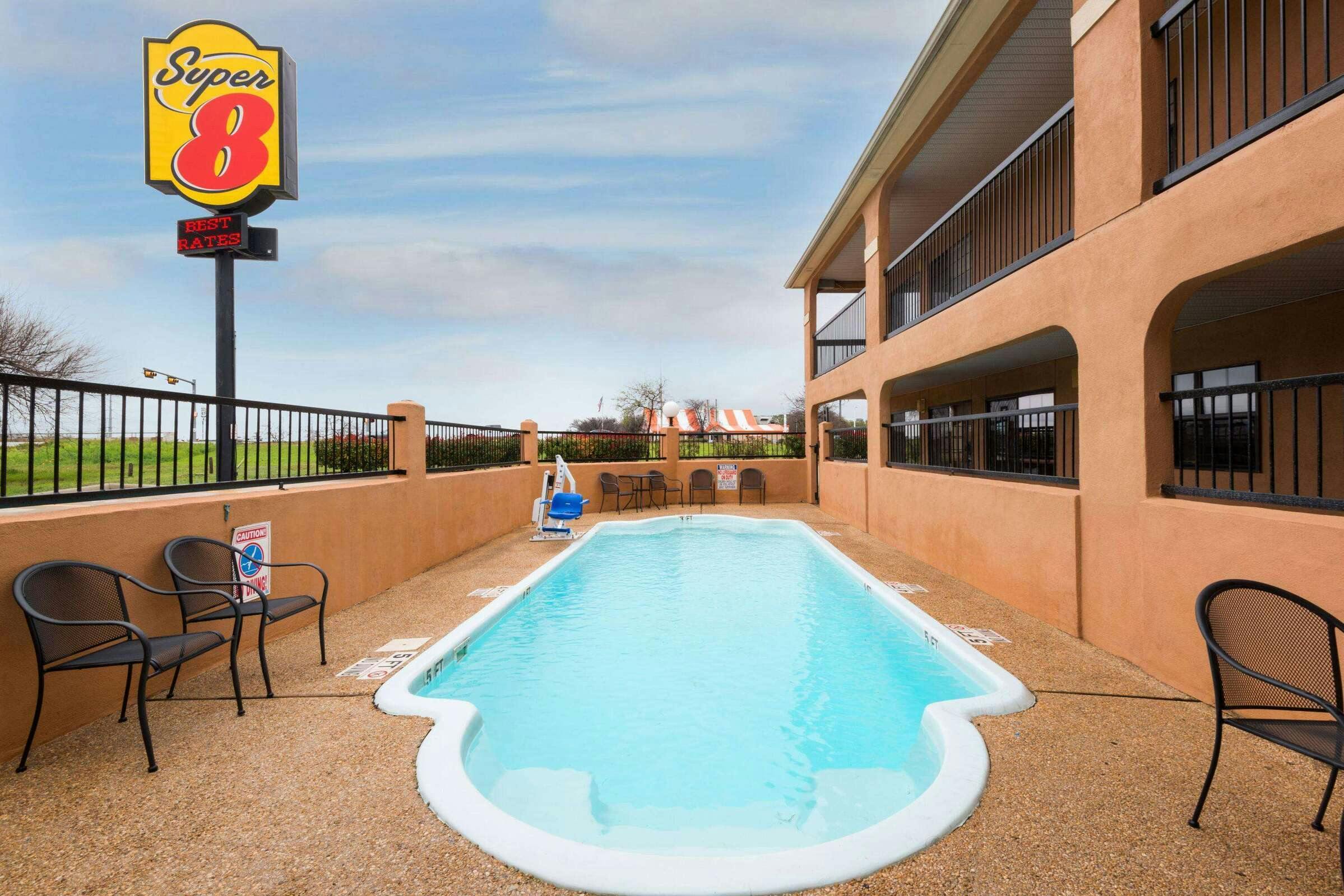 Hotel Super 8 by Wyndham San Antonio/Riverwalk Area photo 4