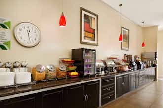 Hotel Wingate by Wyndham San Marcos photo 4