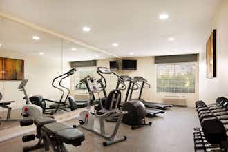 Hotel Wingate by Wyndham San Marcos photo 5