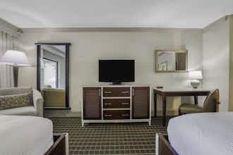 Hotel Mission Resort + Club photo 5