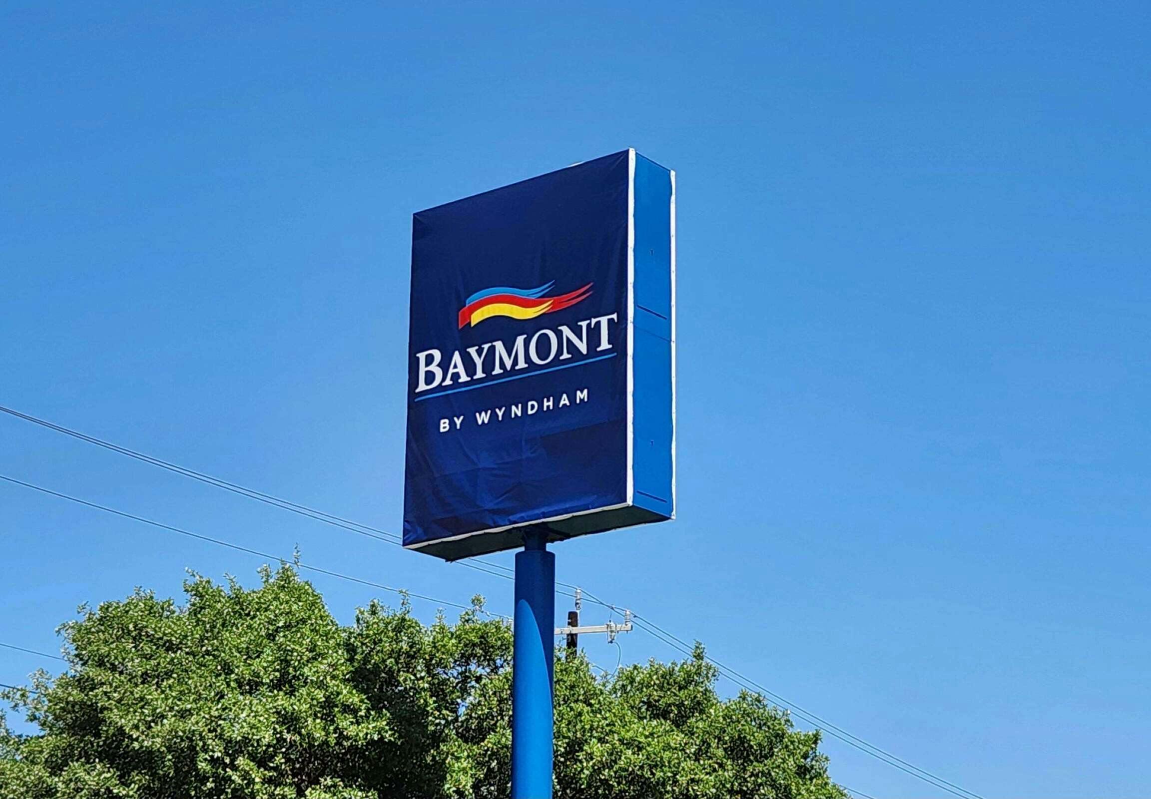 Hotel Baymont by Wyndham San Antonio Airport photo 1