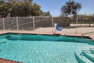 Hotel Baymont San Antonio Airport photo 3